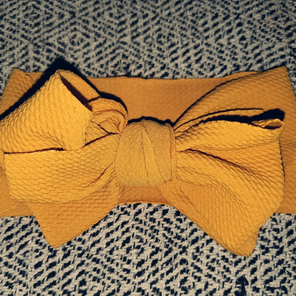 Mustard Bow